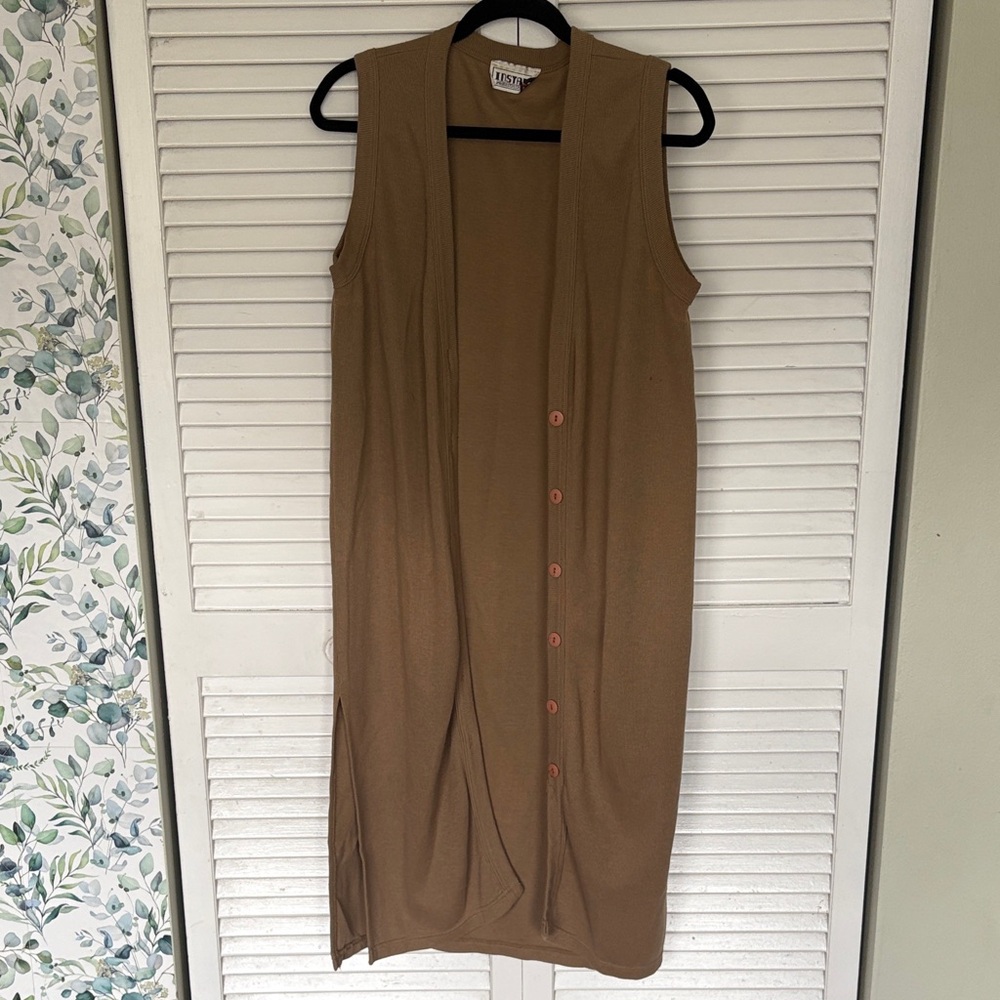 Instant Action Brown Sleeveless sweater